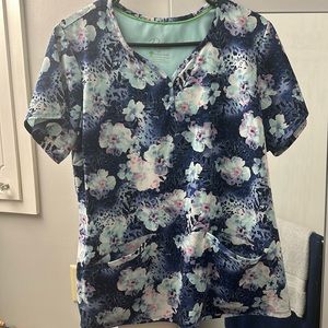 NWOT Women’s Healing Hands Premiere Scrub Top